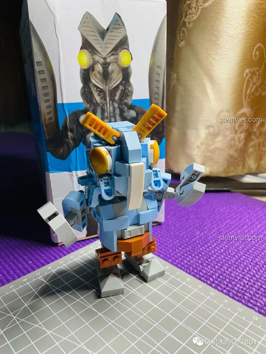 Mô hình lắp ráp Sembo 108516 Quái Vật Baltan hoàn chỉnh, sẵn sàng trưng bày với các khớp cử động linh hoạt.