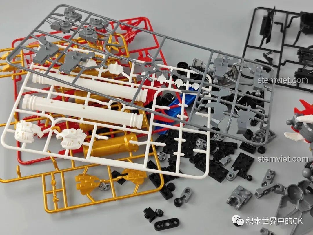 Mô hình robot Tôn Ngộ Không 74021 hoàn chỉnh với Kim Cô Bổng, tư thế chiến đấu.