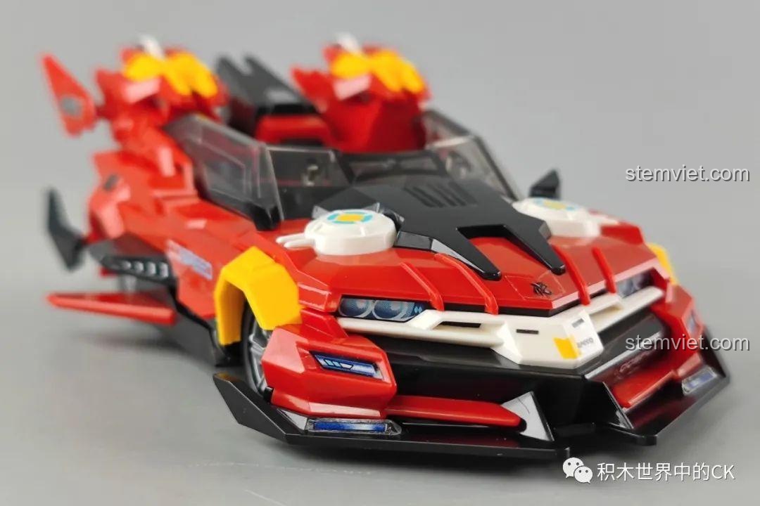 Góc nhìn bên hông của mô hình lắp ráp xe đua Tôn Ngộ Không 74021, thiết kế liền mạch.