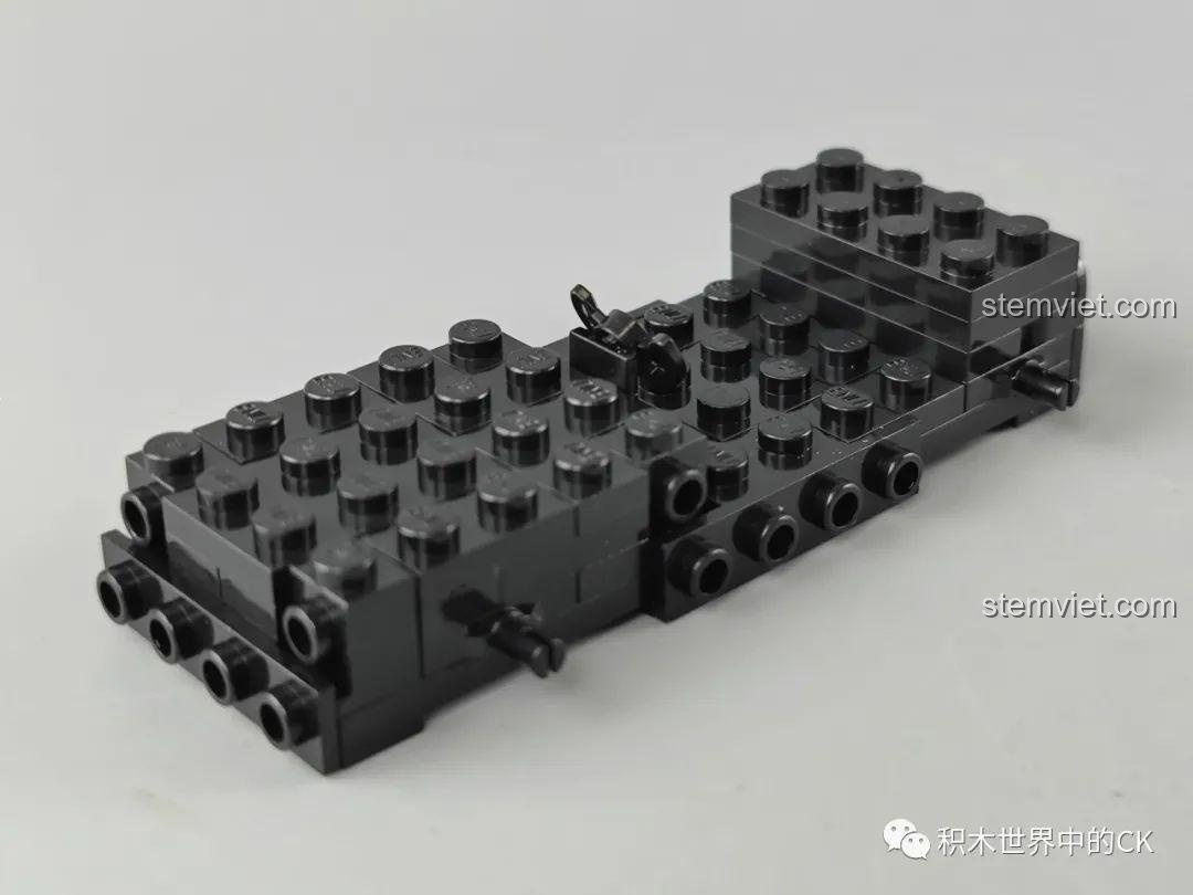 Mô hình lắp ráp xe đua Tôn Ngộ Không 74021 hoàn chỉnh, màu đỏ và đen, thiết kế hầm hố.