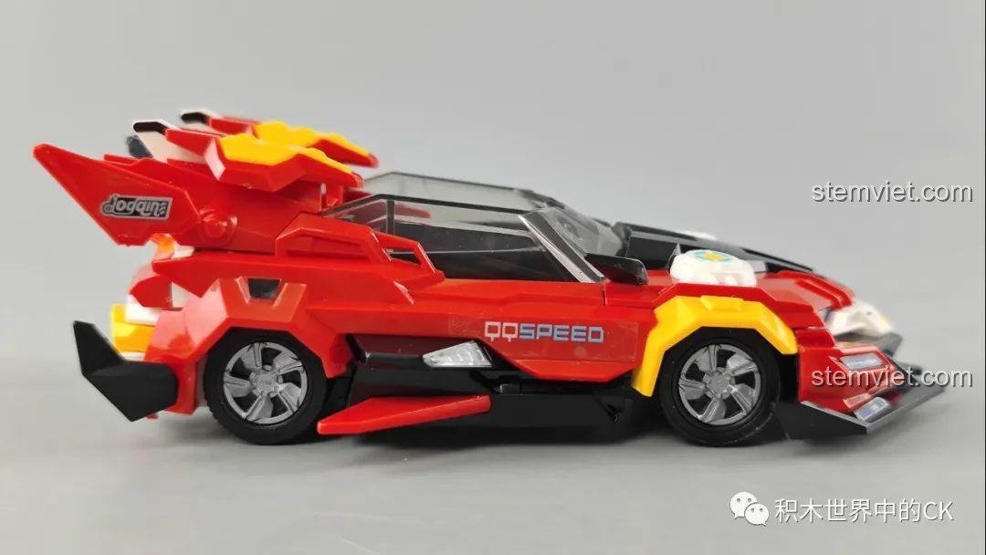 Cận cảnh khoang lái của mô hình lắp ráp xe đua Tôn Ngộ Không 74021.