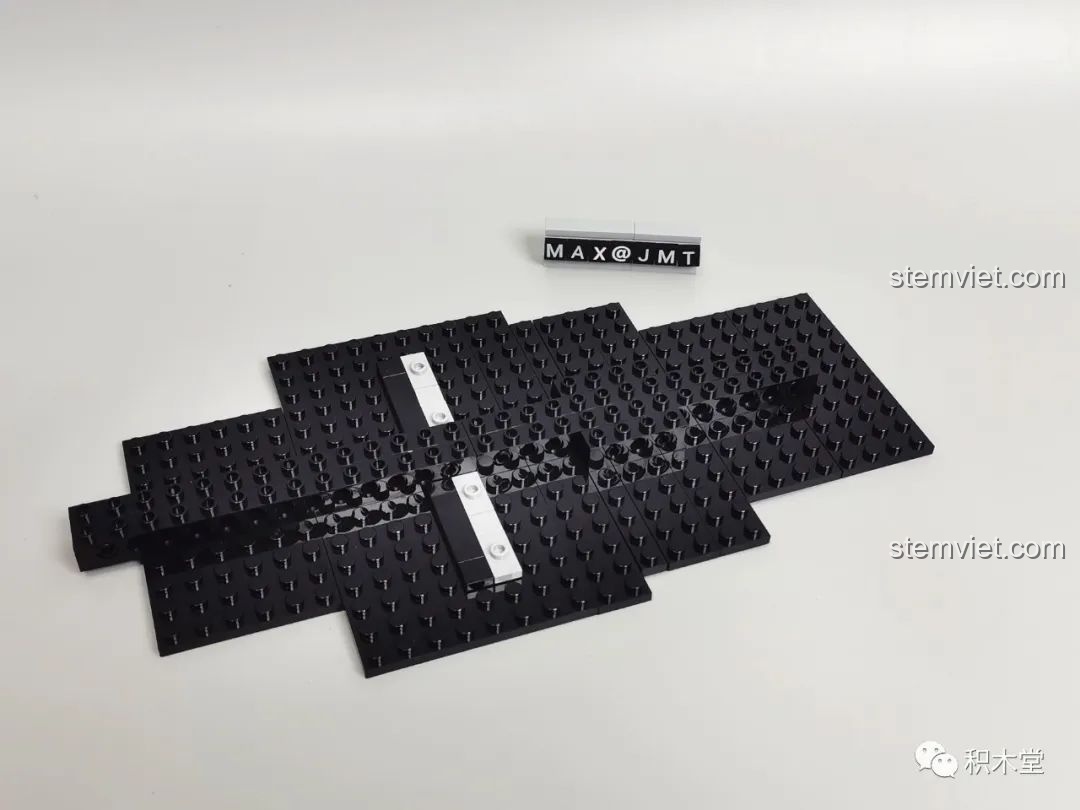 Mô hình Lego Koenigsegg Regera màu vàng đã hoàn thành.