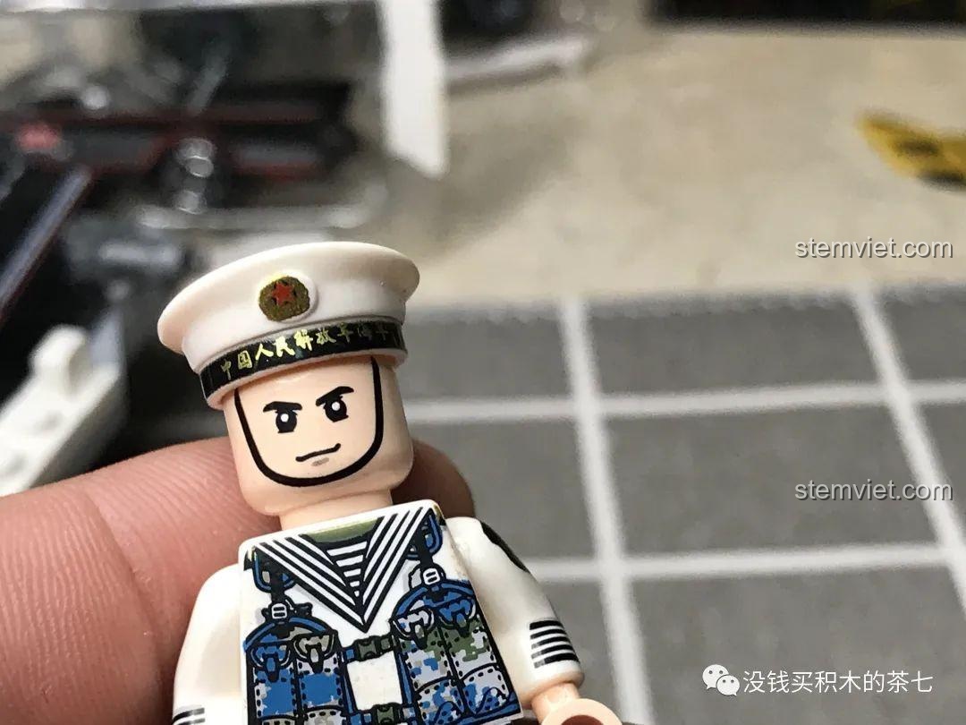 Mô hình tàu sân bay Liêu Ninh PLA.Navy Liaoning 1562 của Jia Zhi đã hoàn chỉnh, kích thước nhỏ gọn, dễ dàng trưng bày.