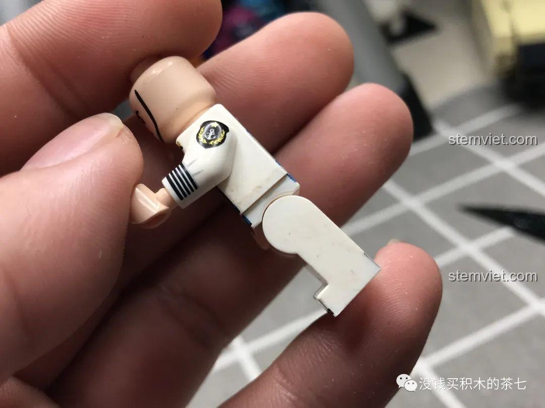 Mô hình tàu sân bay Liêu Ninh PLA.Navy Liaoning 1562 của Jia Zhi đã hoàn chỉnh, kích thước nhỏ gọn, dễ dàng trưng bày.