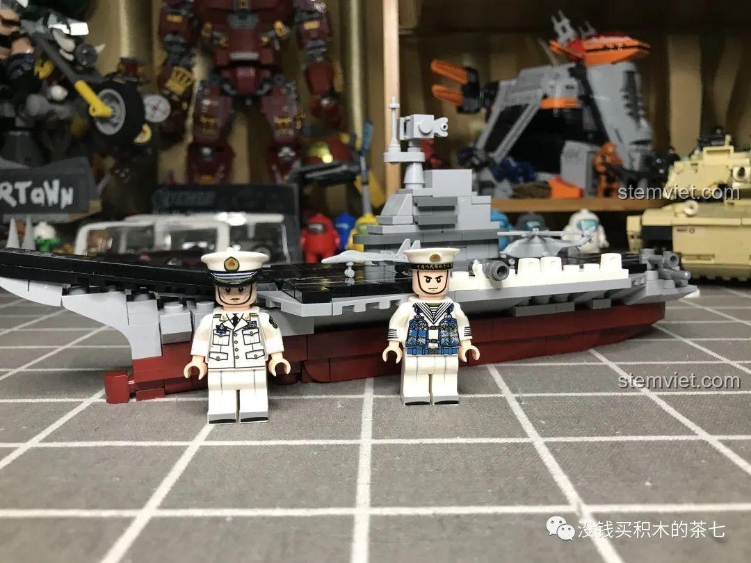 Mô hình tàu sân bay Liêu Ninh PLA.Navy Liaoning 1562 của Jia Zhi đã hoàn chỉnh, kích thước nhỏ gọn, dễ dàng trưng bày.