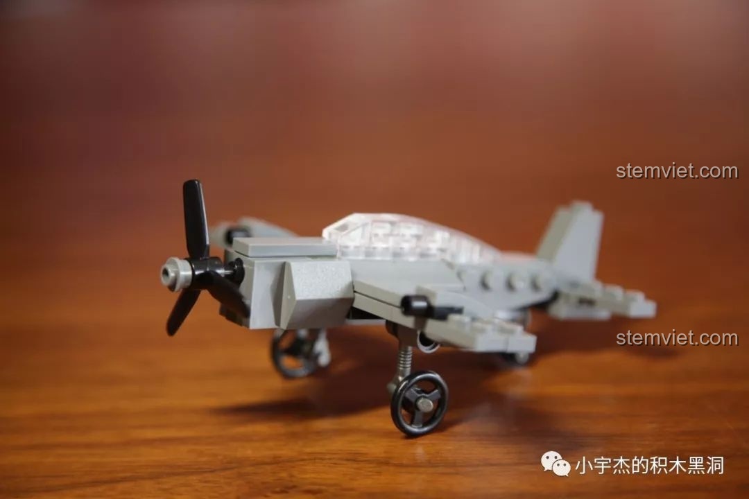 Mô hình máy bay chiến đấu Messerschmitt Bf 109E từ bộ lắp ráp SEMBO 101120 sau khi hoàn thành, thiết kế chi tiết.