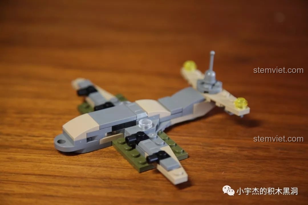 Mô hình máy bay Lancaster, biến thể thứ hai của bộ lắp ráp SEMBO 101113, thiết kế sáng tạo.