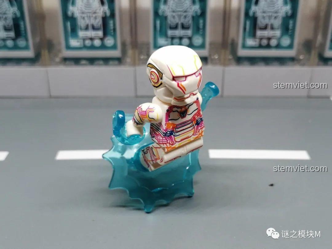 Mô hình mini Spider-Man KF6145 của Kopf, với trang phục đỏ xanh.