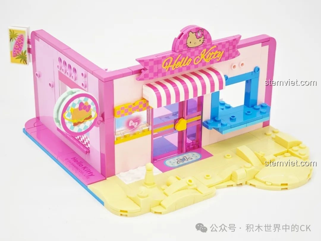 Giai đoạn đầu của quá trình lắp ráp bộ TOP TOY TC2032 Nhà hàng Hamburger Hello Kitty Bãi Biển, hình thành cấu trúc.