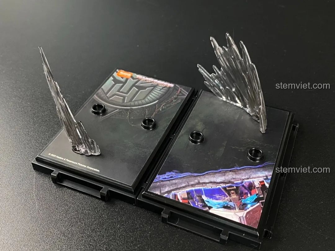 Mặt trước hộp mô hình Optimus Primal (Beast Mode) BLOKEES với hình ảnh khỉ đột dũng mãnh và hiệu ứng xanh lá.