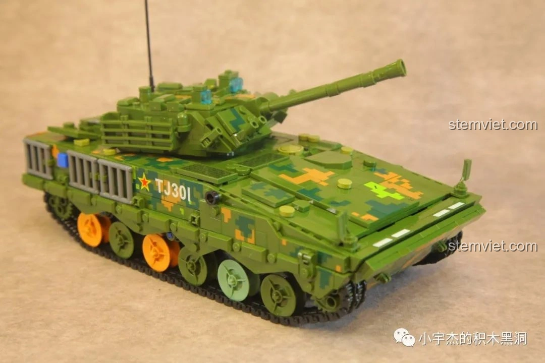 Mô hình Panlos Brick 639010 Xe Chiến Đấu Bộ Binh 04A với nòng pháo kéo dài