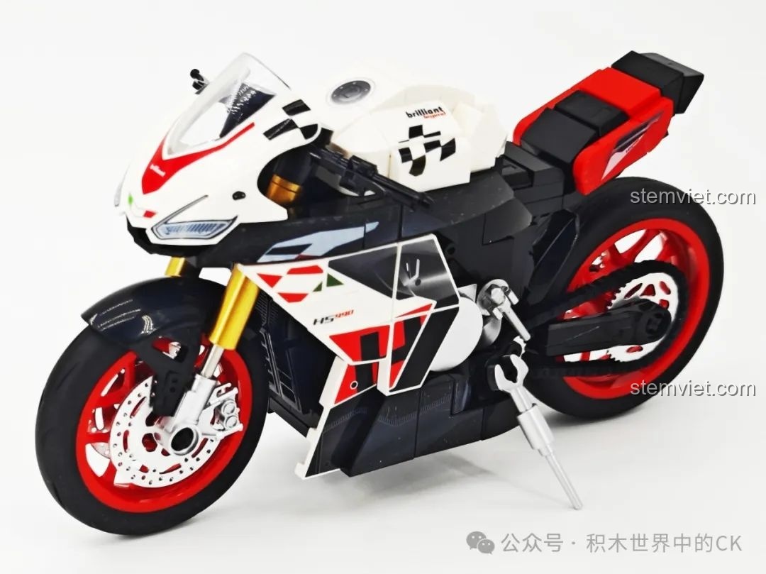 Mô hình SEMBO 714553 Aprilia 'Bá Chủ' đang sử dụng chân chống, thể hiện vẻ đẹp thể thao và linh hoạt.