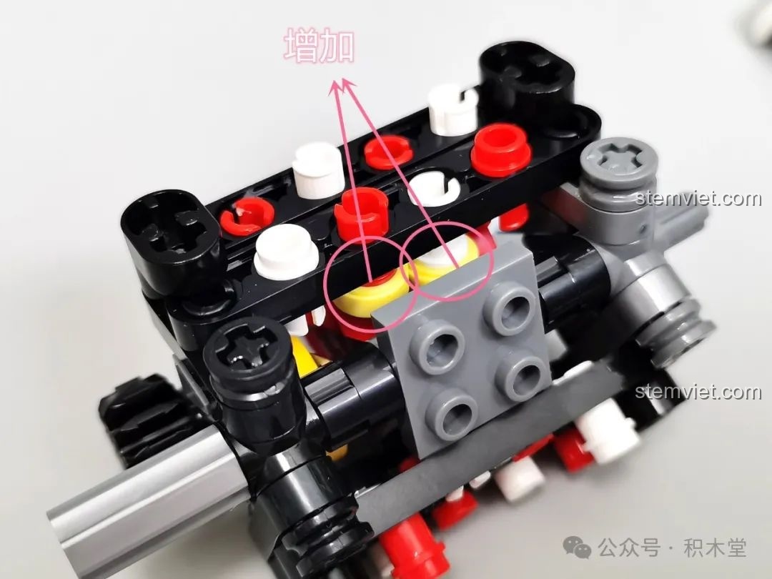 Ảnh 17 của bộ lắp ráp JAKI JK8808 Siêu Xe Khái Niệm Phantom, cải thiện động cơ. Đây là một bộ đồ chơi Mô hình siêu xe JK 8808 đáng tiền.