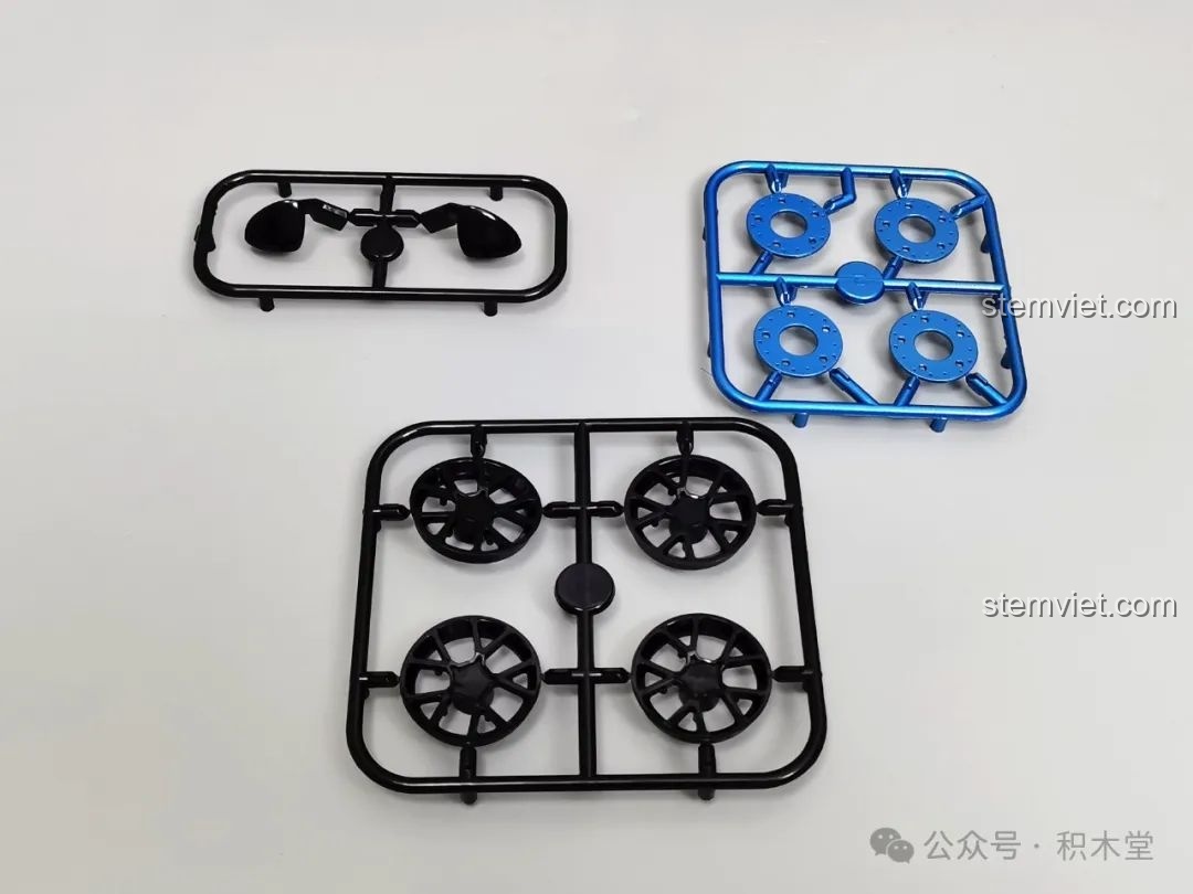 Ảnh 23 của bộ lắp ráp JAKI JK8808 Siêu Xe Khái Niệm Phantom, khung xe không vỏ. Đây là một bộ đồ chơi Mô hình siêu xe JK 8808 đáng tiền.