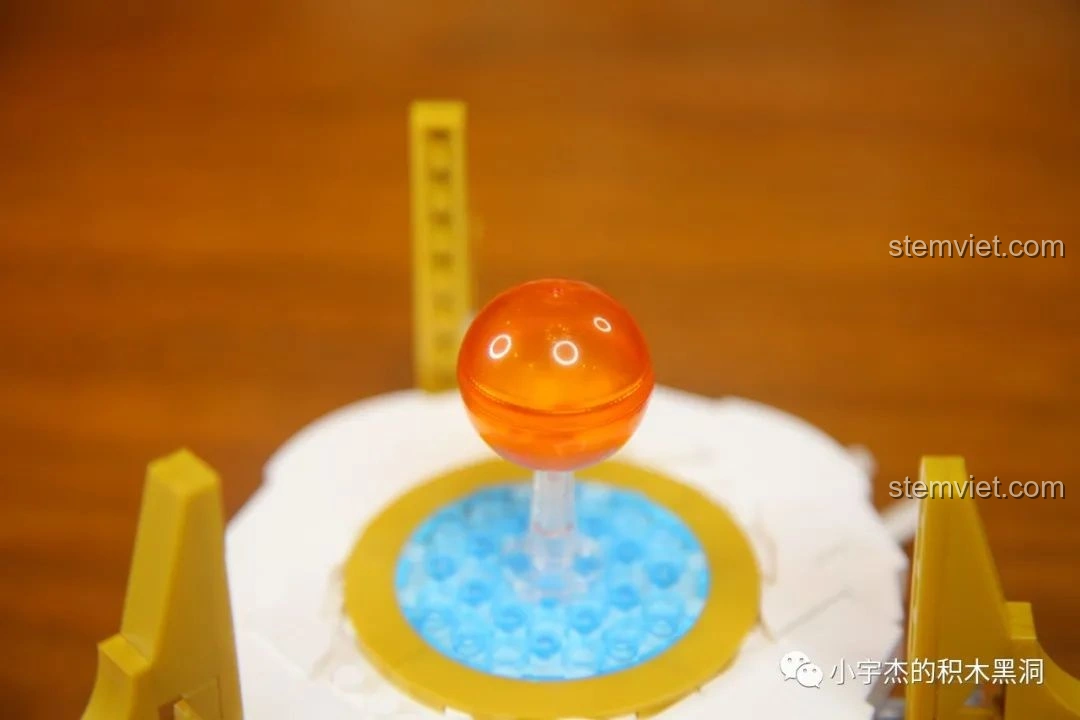 Mô hình đồ chơi lắp ráp Sluban M38-B0935 Vân Tiêu Bảo Điện hoàn chỉnh, đứng sừng sững đầy uy nghi.