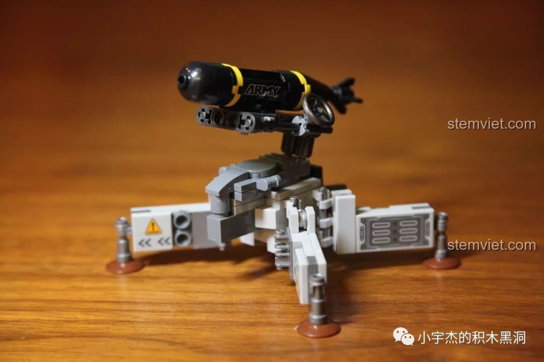 Mô hình bệ phóng tên lửa chống tăng FGM-148 Javelin từ bộ Panlos 631004D đã lắp xong.