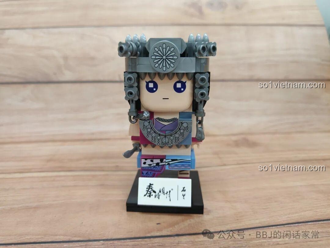 Mô hình Thạch Lan Zhongxin She 12001 từ góc nhìn chính diện, thể hiện rõ nét khuôn mặt và phụ kiện.