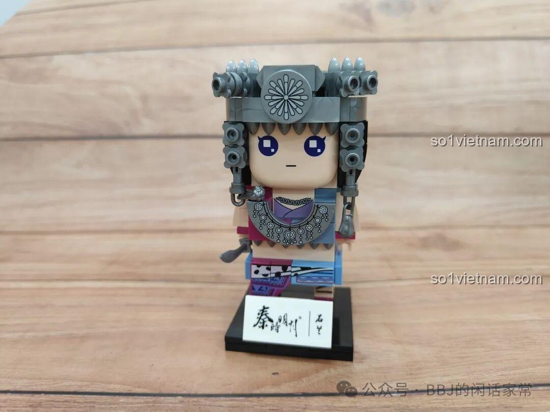 Mô hình Thạch Lan Zhongxin She 12001 đã hoàn thành, đứng vững trên đế, chi tiết trang phục ấn tượng.