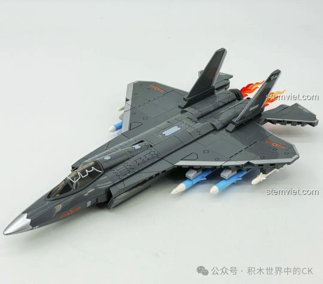Mô hình tiêm kích tàng hình J-35 hoàn chỉnh từ bộ xếp hình SEMBO 202257 Mô hình không quân hải Trung Quốc.