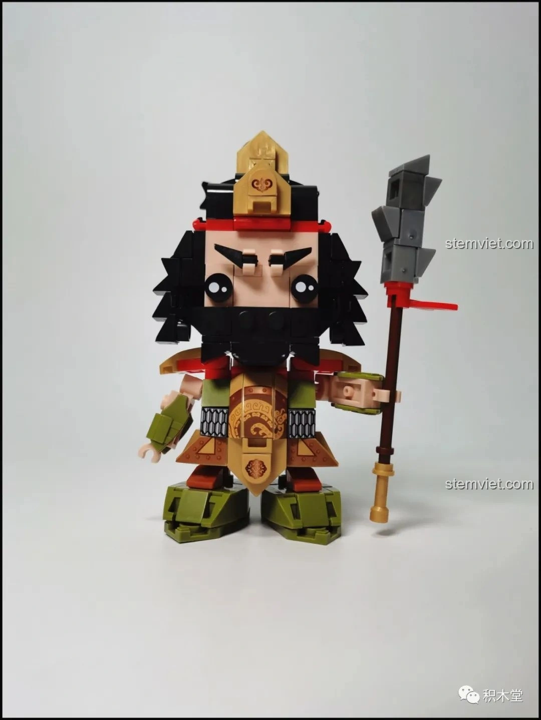 Mô hình Sluban Q-Bricks Trương Phi đã hoàn thành, cầm Xà Mâu.