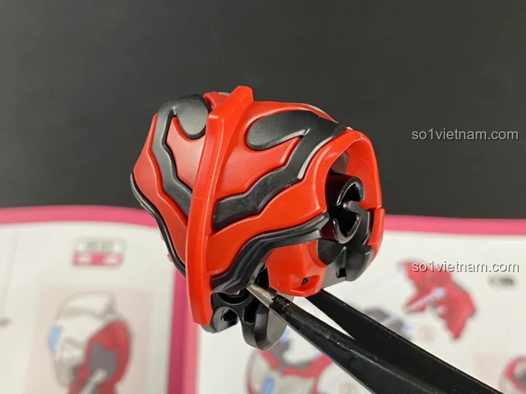 Tất cả các bộ phận và phụ kiện đi kèm mô hình lắp ráp Ultraman Geed BLOKEES