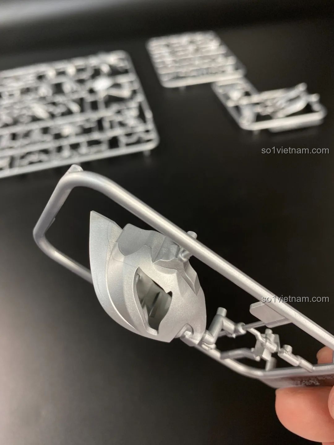 Quá trình lắp ráp vũ khí 