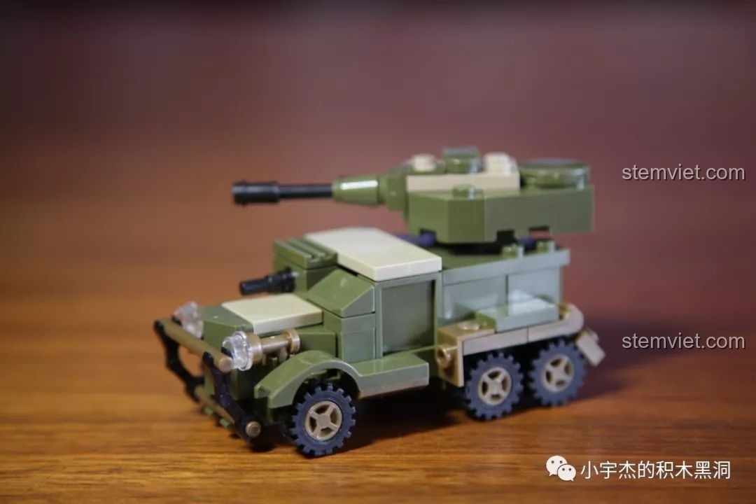 Mô hình xe bọc thép BA-6 của Liên Xô sau khi lắp ráp từ bộ SEMBO 101115, thiết kế khá giống thật.