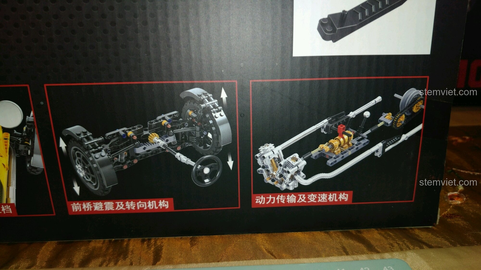 Minh họa hệ thống truyền động và giảm xóc trước của bộ lắp ráp Mô Hình Xe Morgan 3 Wheeler 7065.