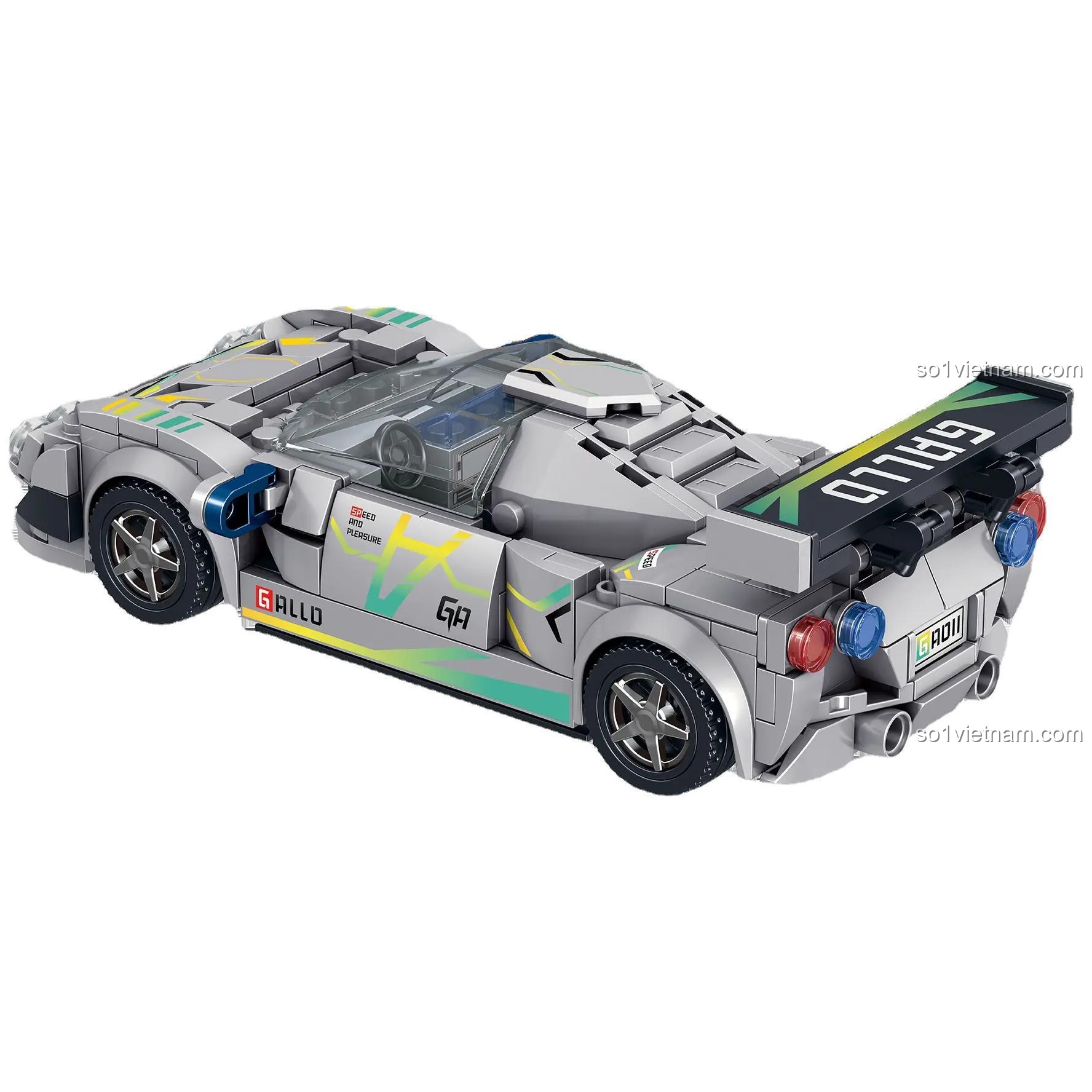 Mô hình xe Nissan GT-R ZHEGAO QL0752-3 nhìn từ phía sau, đồ chơi lắp ráp cho bé 6 tuổi