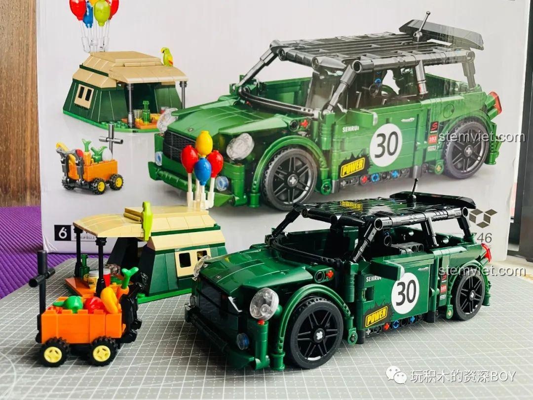 Mô hình xe SY 8316 với lều được đặt trên nóc, trông cân đối và hợp lý hơn.