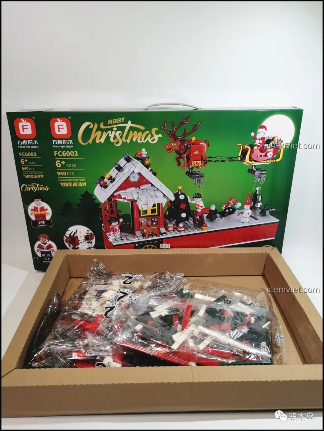 Bên trong hộp bộ lắp ráp Forange FC6003, các túi mảnh ghép được sắp xếp gọn gàng, sẵn sàng cho việc lắp ráp.