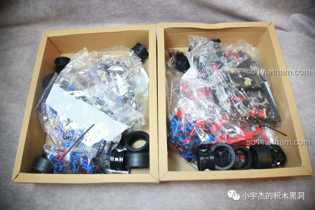 Bên trong hai hộp K-Box 10295 và 10296 là các túi mảnh ghép và sách hướng dẫn, sẵn sàng cho việc lắp ráp.