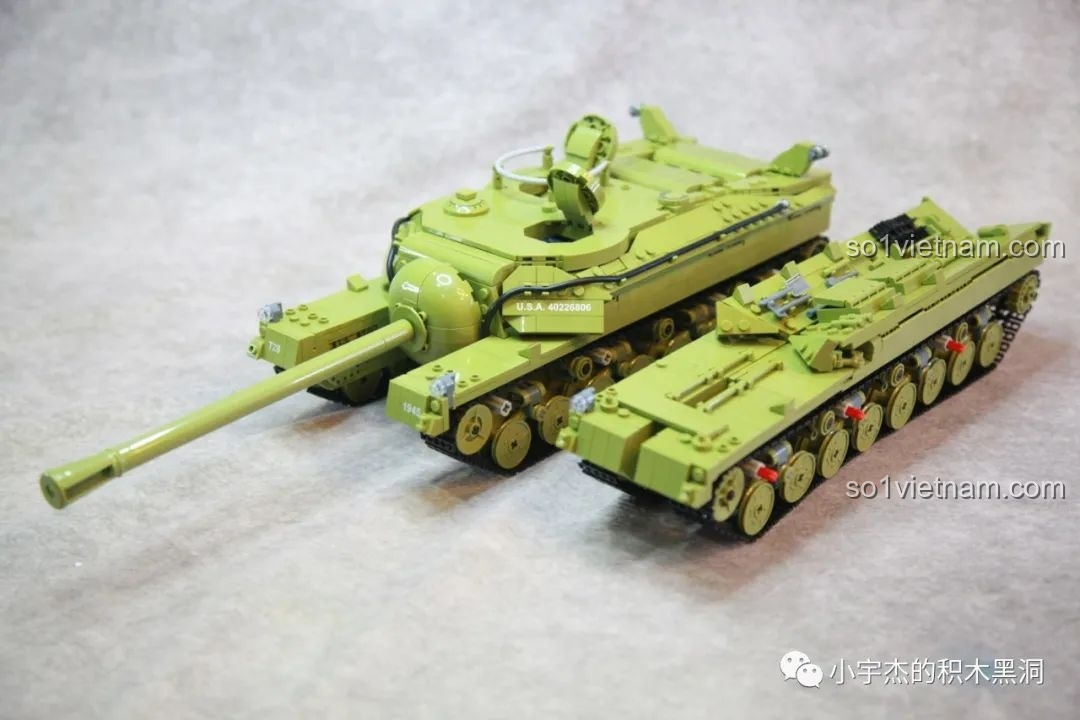 Mô phỏng tính năng độc đáo: thân xe chính kéo theo hai cụm xích phụ được nối lại với nhau.