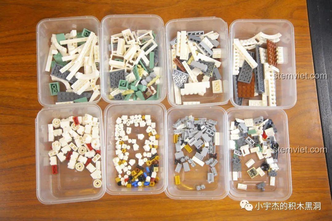 Mô hình Ngân hàng Gringotts MORK 032101 mở rộng hoàn toàn, thể hiện sự đồ sộ và chi tiết.