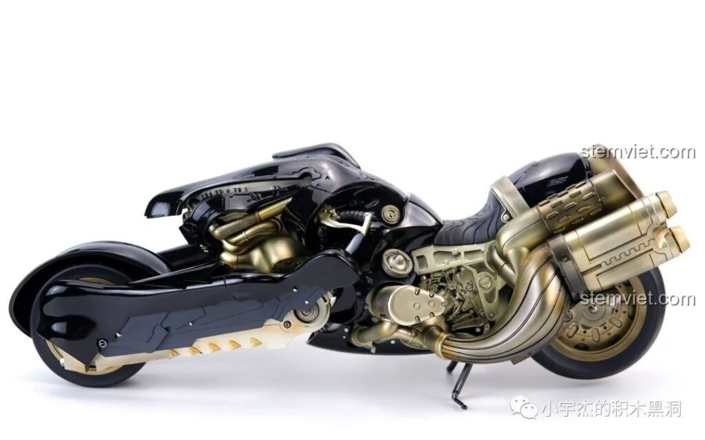 Mô hình Mô tô Fenrir Sói Lửa Final Fantasy VII KBox 10248 hoàn chỉnh, thiết kế sci-fi độc đáo, màu đen và vàng đồng nổi bật.