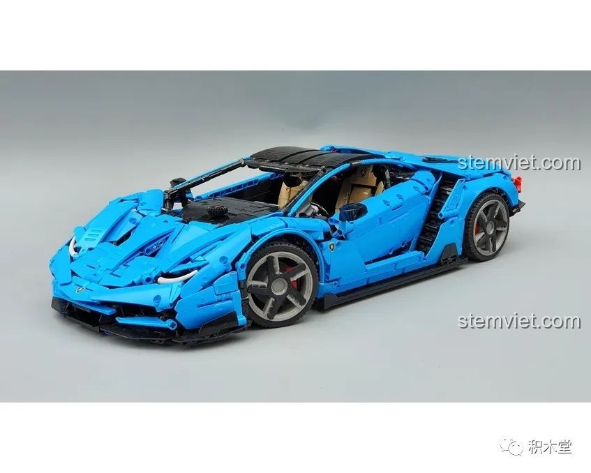 Mô hình MOC-39933 gốc của T-Lego, tiền thân của bộ lắp ráp CaDA C61041 Siêu xe Centenario.