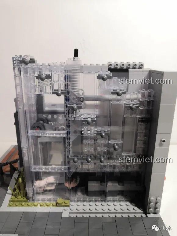 MORKMODEL 011001 Bộ lắp ghép Thư viện Hiện đại - Cận cảnh mặt bên của mô hình với thang máy