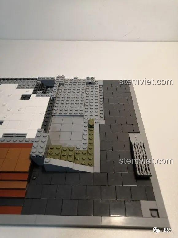 MORKMODEL 011001 Bộ lắp ghép Thư viện Hiện đại - Toàn cảnh mô hình đang được lắp ráp