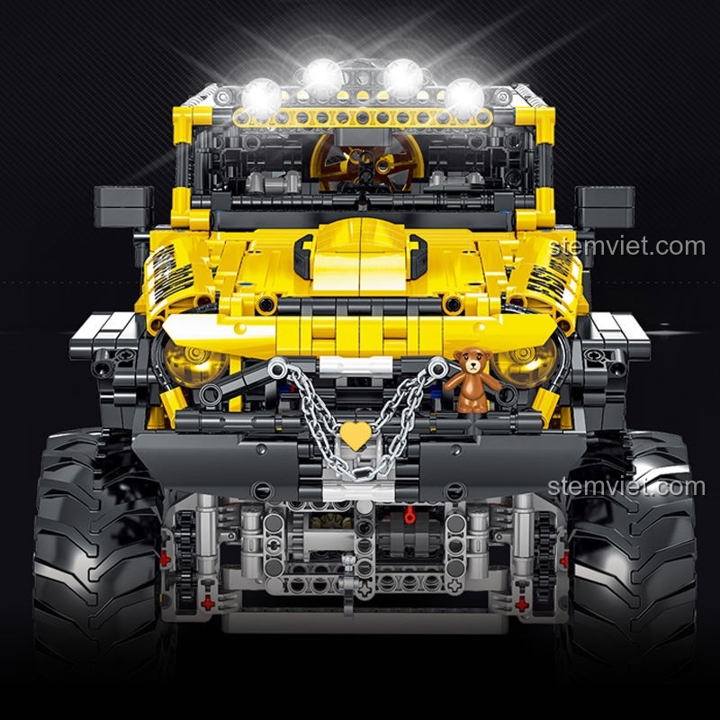 Hình ảnh quảng cáo của bộ lắp ráp Tháp Phóng Tên Lửa Apollo không liên quan đến sản phẩm Xe Jeep Wrangler.