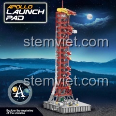 Hình ảnh khoang động cơ V8 được mô phỏng tinh xảo của bộ lắp ráp Vua địa hình Mercedes G63, một lựa chọn tuyệt vời thay thế LEGO Technic.