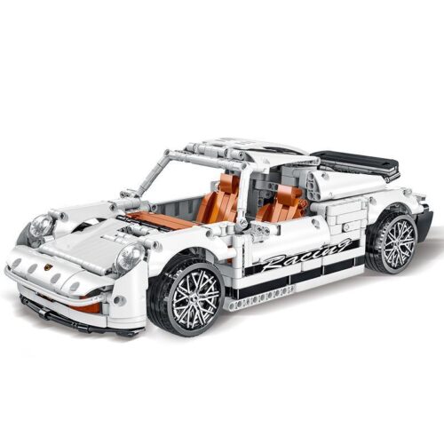 Ảnh chụp chi tiết bộ lắp ráp Xe Thể Thao Porsche 1970 màu trắng, một món đồ chơi mô hình MORKMODEL 023013-2 dành cho con trai 8 tuổi.