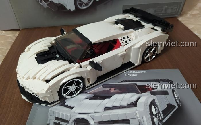 Bugatti Centodieci 0004, bộ lắp ráp Mould King, mô hình Bugatti Centodieci màu trắng cùng sách hướng dẫn, ảnh chụp từ người dùng, phù hợp con trai 8 tuổi