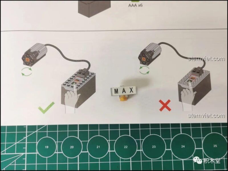 Hướng dẫn cách kết nối động cơ vào hộp pin đúng cách cho bộ lắp ghép Cỗ xe tuần lộc của Santa Claus.