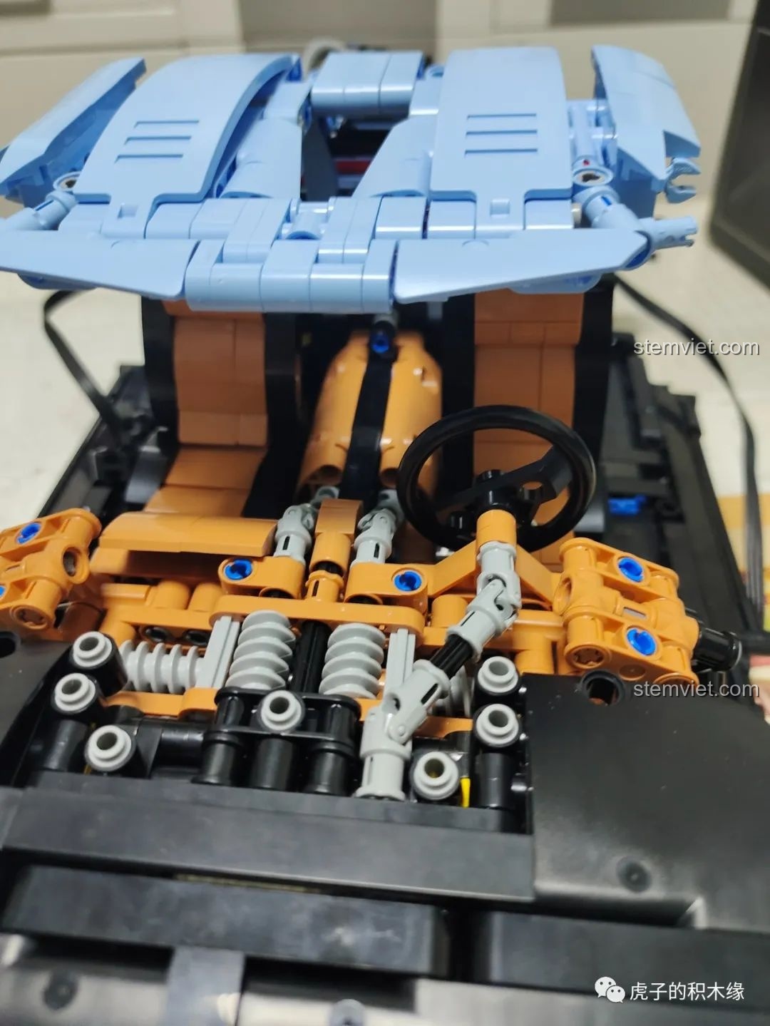 Phần ốp sườn xe của mô hình Mould King 13056 Lamborghini Hyper, thiết kế đẹp mắt.