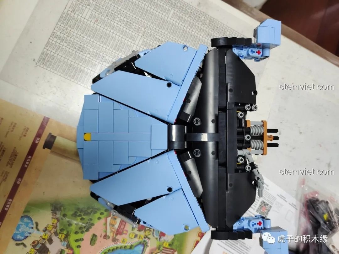 Phần 7 của quá trình lắp ráp Mould King 13056 Lamborghini Hyper (Bước 439-530), kết nối cầu sau và thân xe.