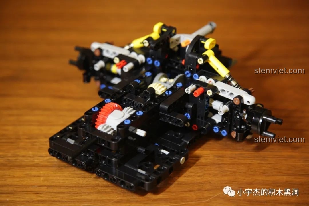 Toàn bộ mảnh ghép của túi số 8 của Mould King 13056 Lamborghini Hyper sau khi đổ ra, sẵn sàng lắp ráp ngoại thất.