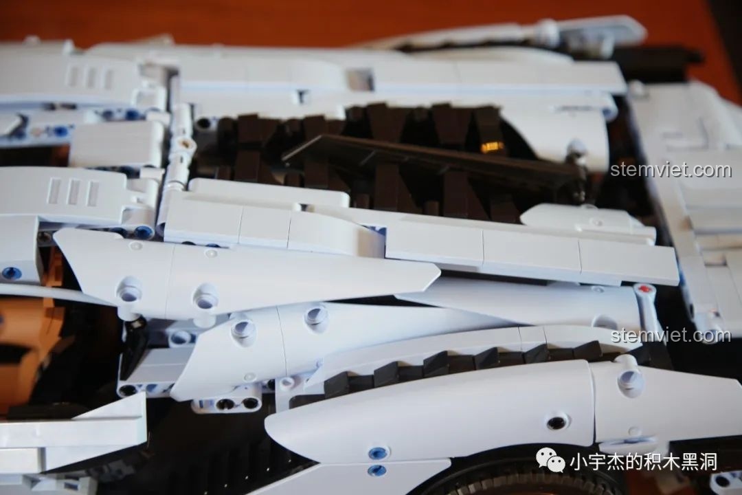 Hình ảnh quảng cáo sản phẩm Mould King 13056 Lamborghini Hyper, cho thấy vẻ đẹp và tính năng nổi bật.