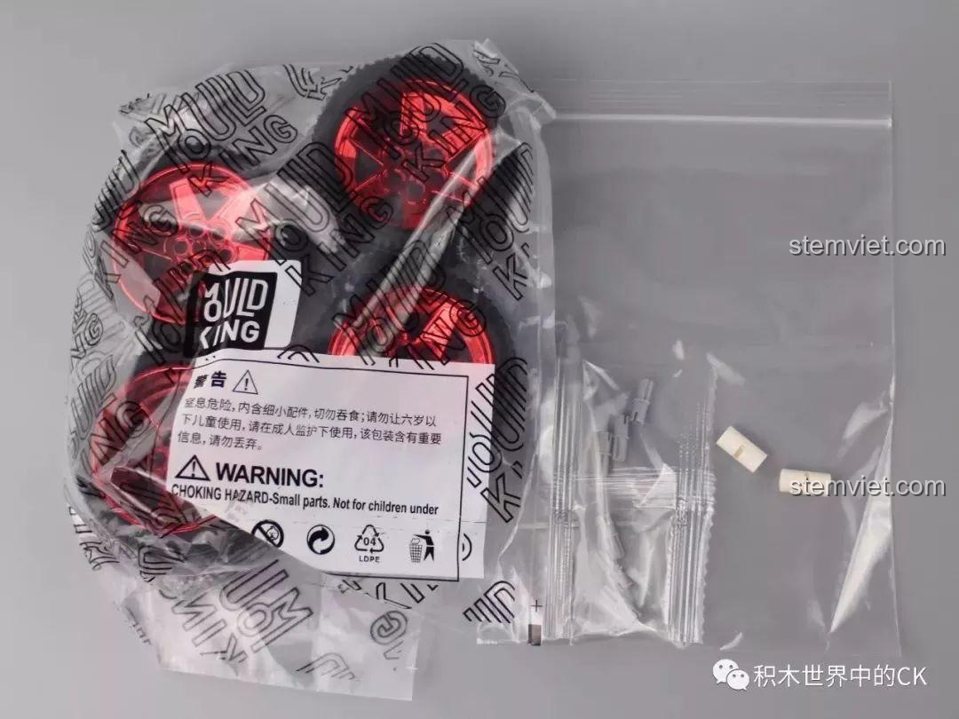 Khung xe của bộ Mould King 13067 Icarus dần hoàn thiện.