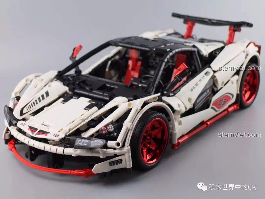 Nội thất bên trong mô hình Mould King 13067 Icarus.