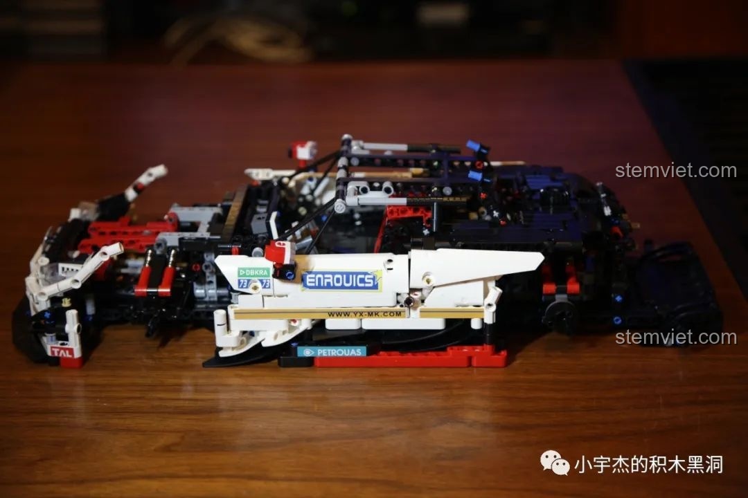 Túi linh kiện số 6 của bộ lắp ráp Mould King 13075 Mercedes-Benz AMG C63 DTM, chứa các mảnh ghép cuối cùng.